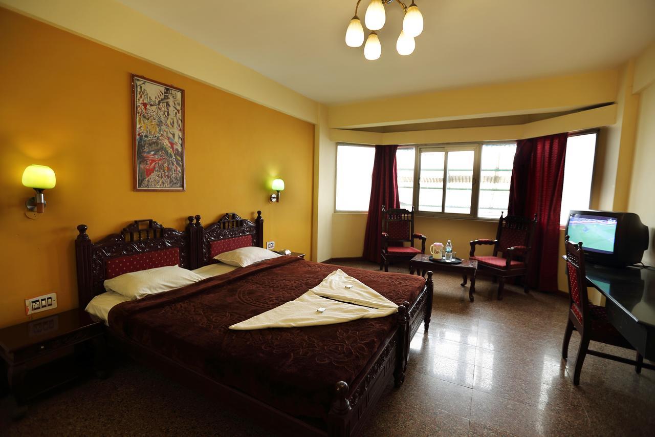 Hotel Charring Cross Ooty Ngoại thất bức ảnh