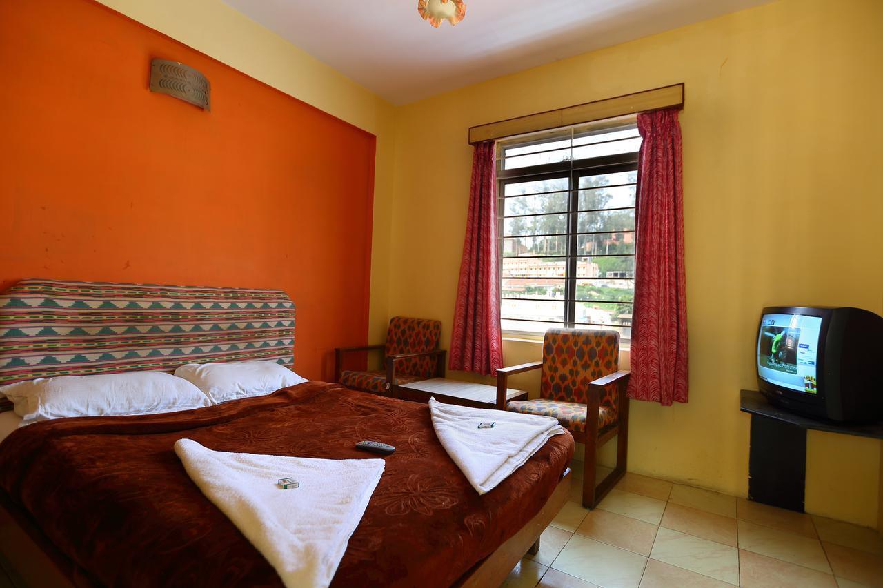 Hotel Charring Cross Ooty Ngoại thất bức ảnh